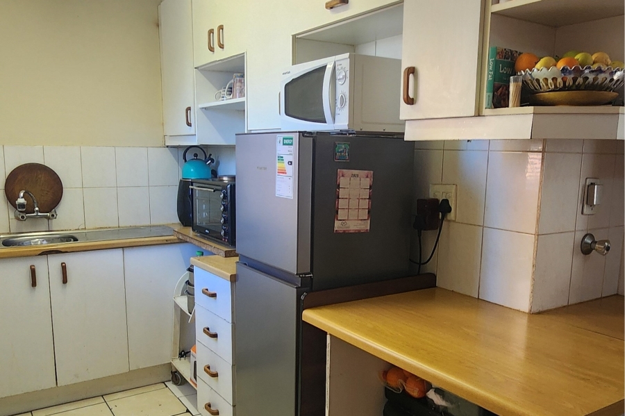 2 Bedroom Property for Sale in Oakglen Western Cape